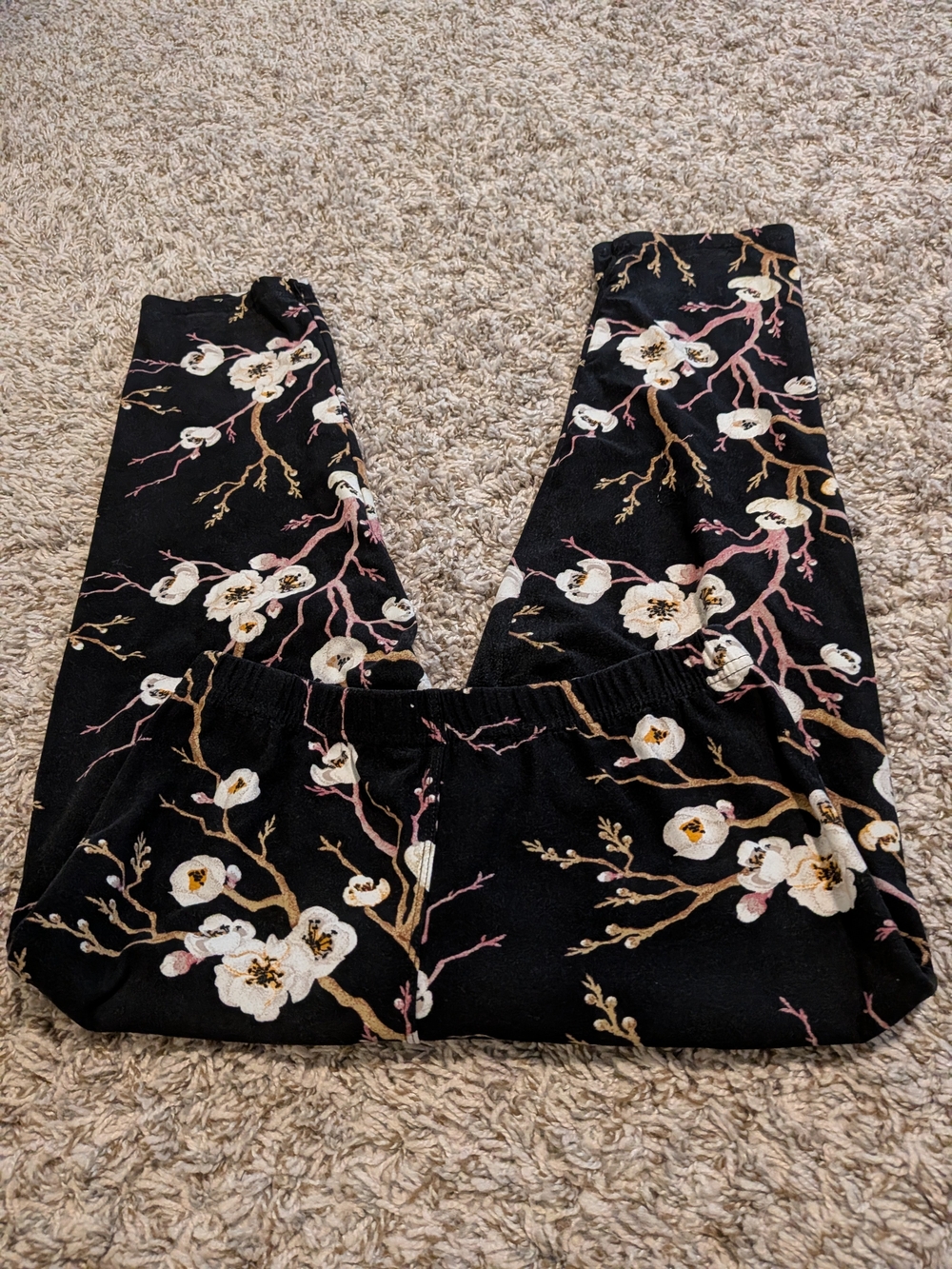 Leggings Depot Black Capri Leggings with Pink & Cream Floral Print